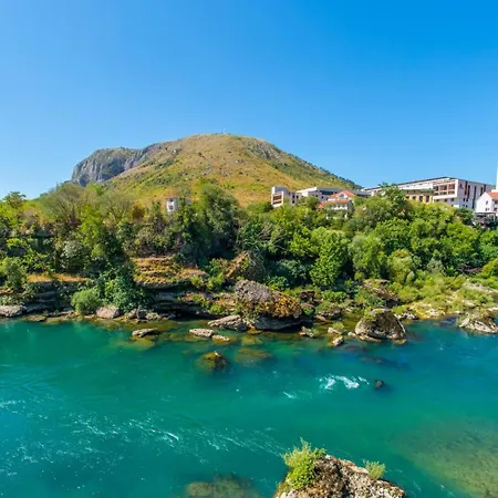 Old Town Oasis 3 *